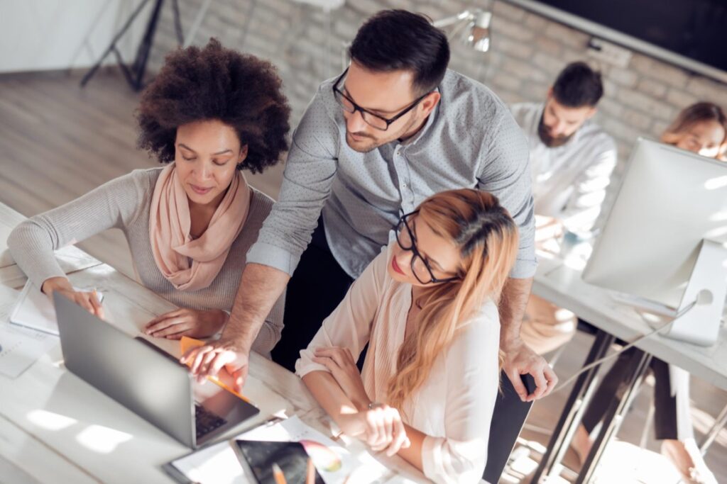 Analiza specyfikacji przetargowej to fundament przygotowania oferty